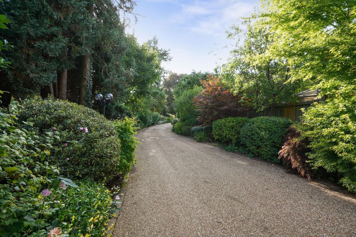 house for sale in Furze Hill, Kingswood, Tadworth, Surrey, KT20 ESH012073402 Knight Frank