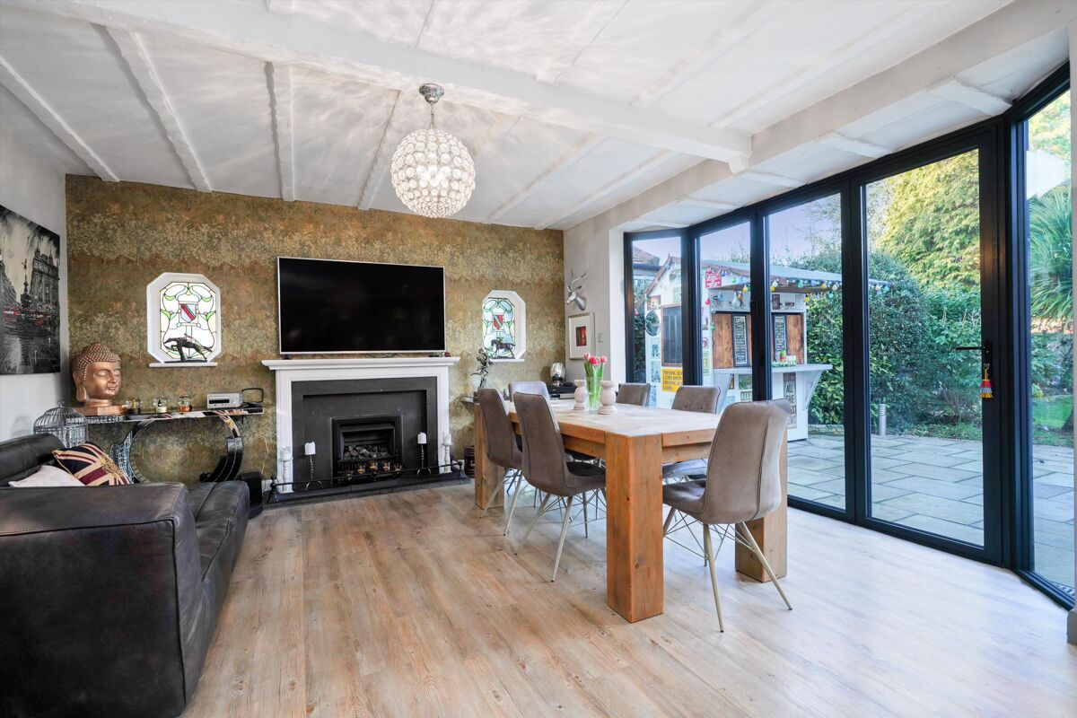 house for sale in Lower Green Road, Esher, Surrey, KT10 ESH012078665