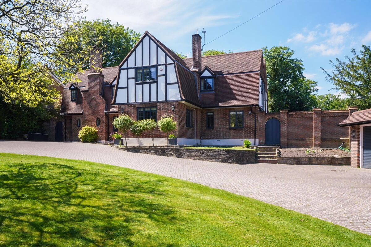 house for sale in Ruxley Crescent, Claygate, Esher, Surrey, KT10