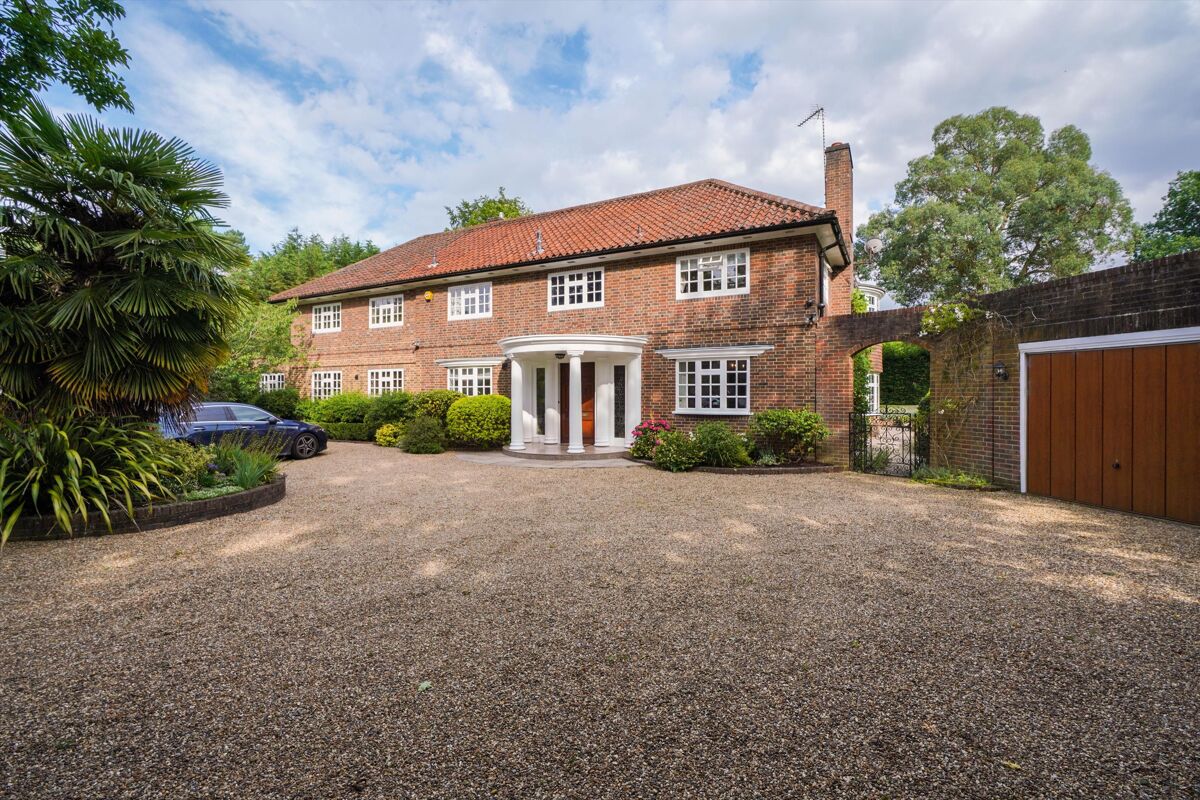 house for sale in Claremont End, Esher, Surrey, KT10 ESH012106483