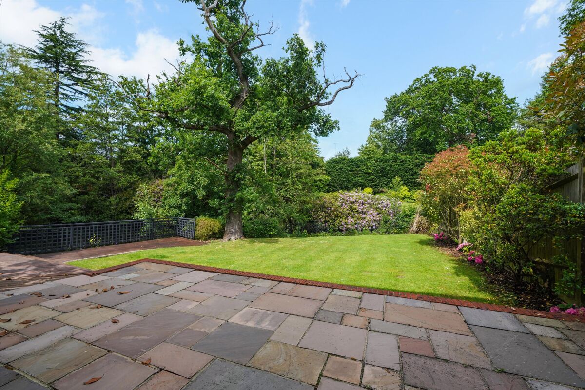 house for sale in Hillview Road, Claygate, Esher, Surrey, KT10