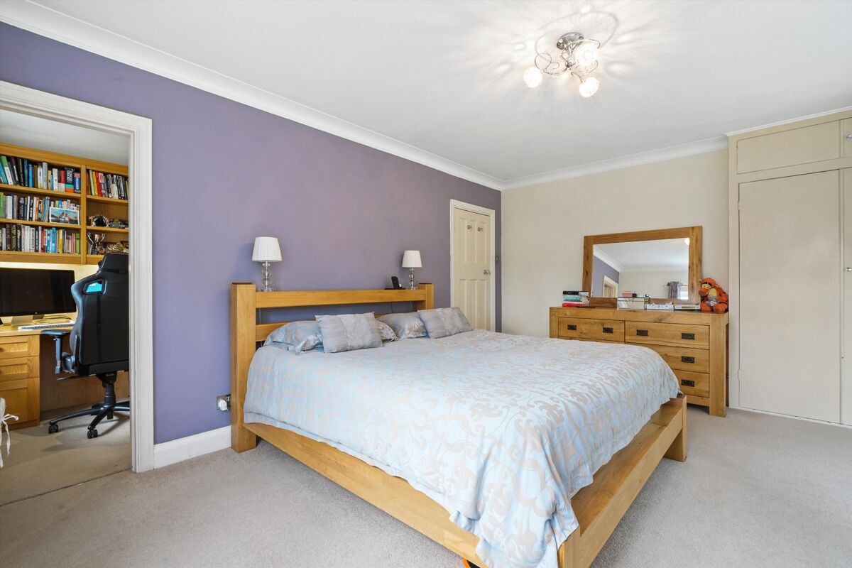 house for sale in Oxshott Road, Leatherhead, Surrey, KT22