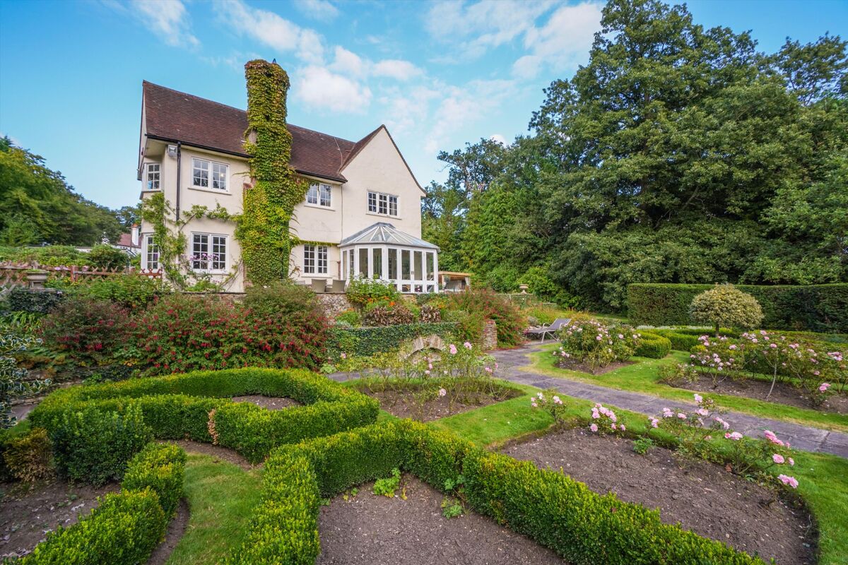 house for sale in Oxshott Road, Leatherhead, Surrey, KT22