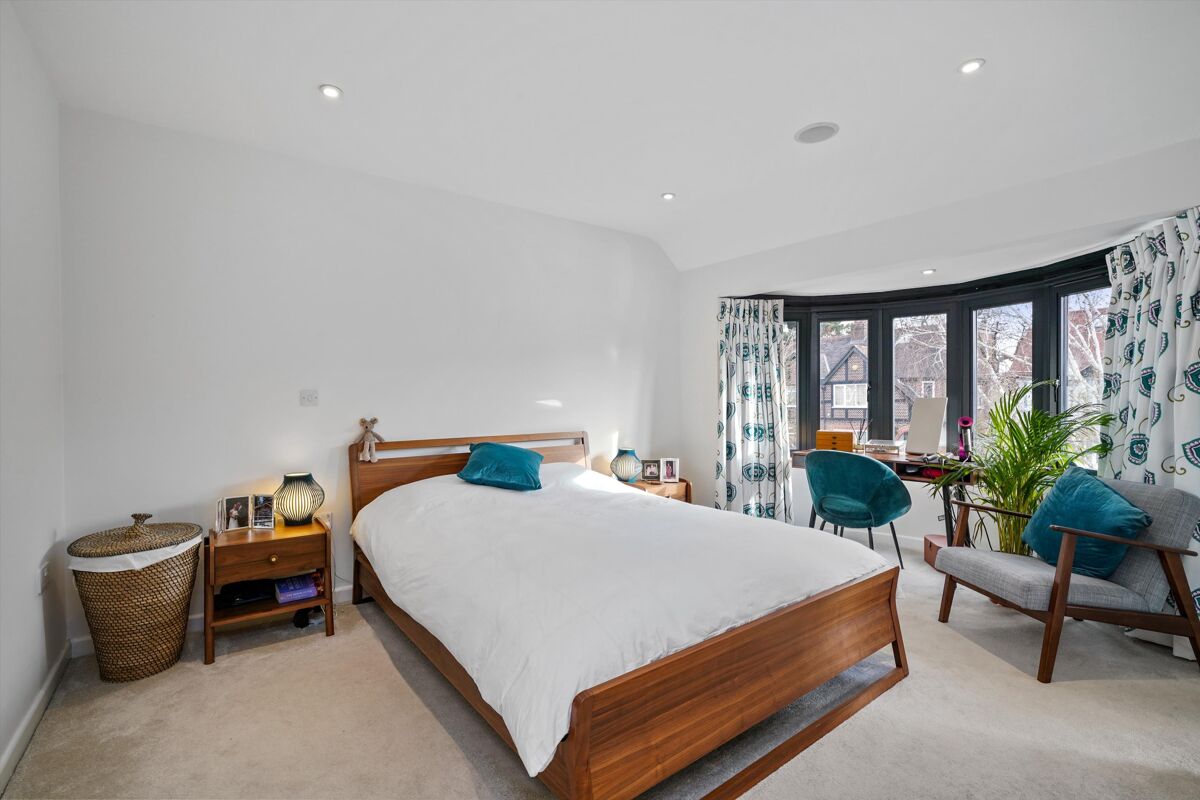 house for sale in Hampton Court Avenue, East Molesey, Surrey, KT8 ESH012122691 Knight Frank