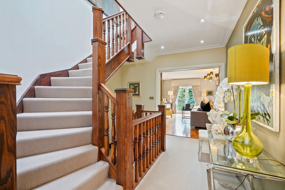 house for sale in Milbourne Lane, Esher, Surrey, KT10 ESH012150136