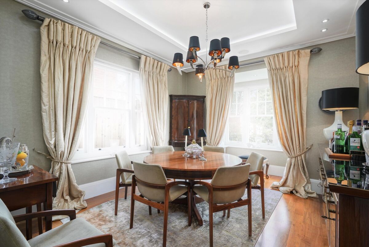 house for sale in Milbourne Lane, Esher, Surrey, KT10 ESH012150136