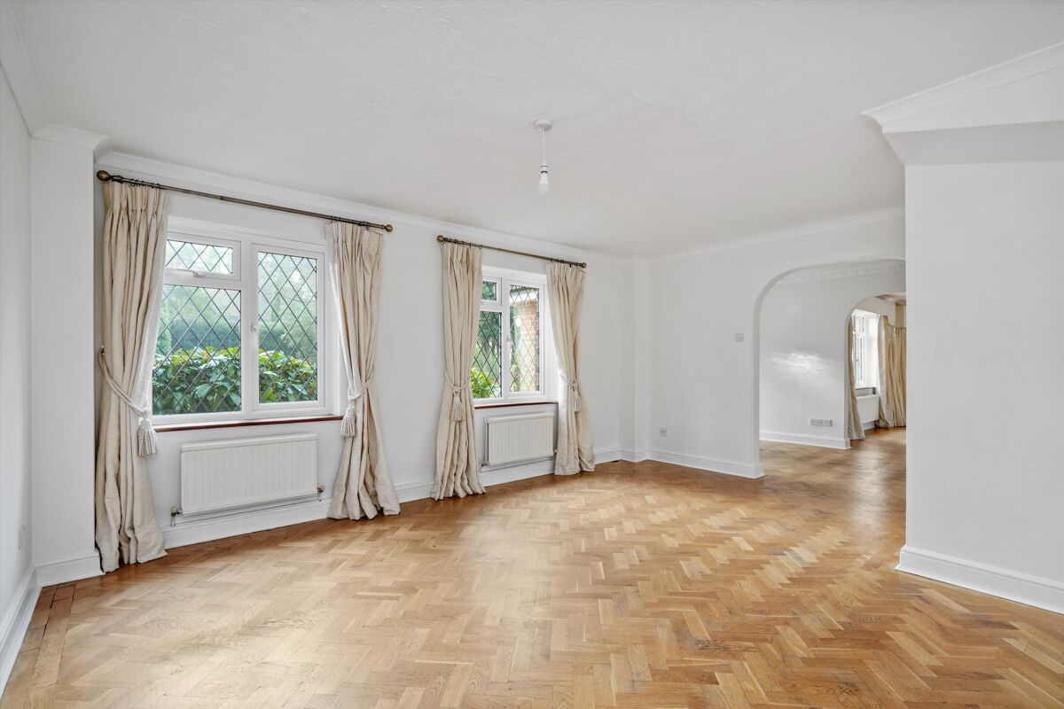 house for sale in Blackhills, Esher, Surrey, KT10 ESH012151887