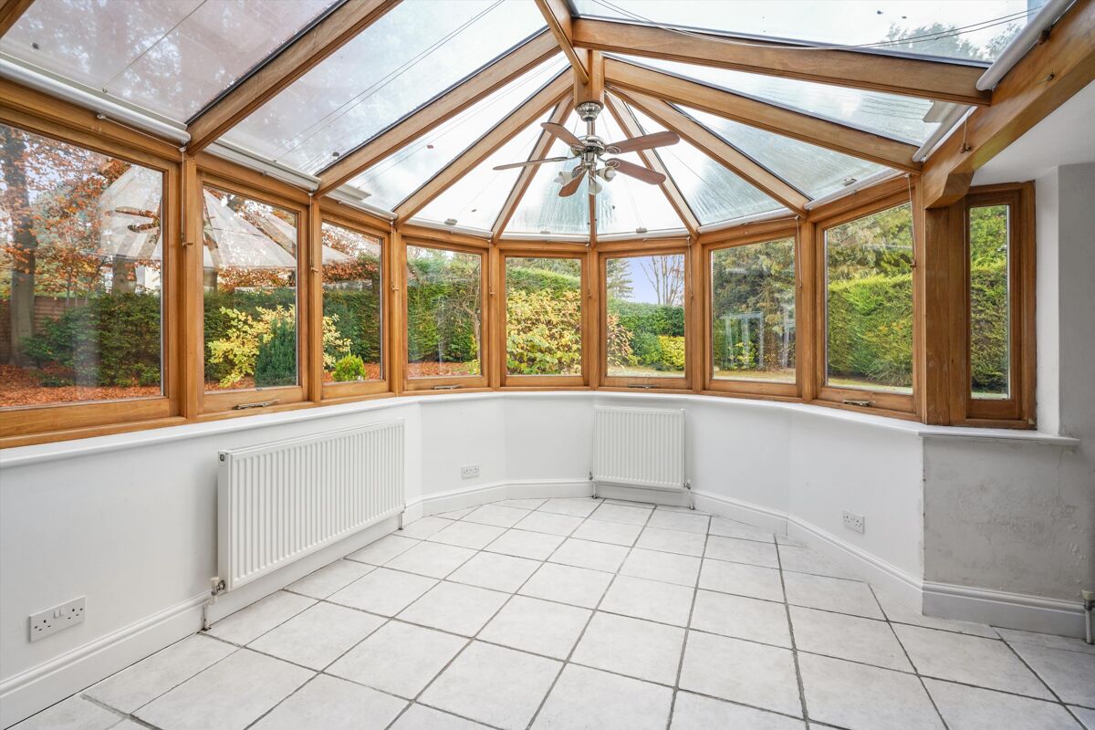 house for sale in Blackhills, Esher, Surrey, KT10 ESH012151887