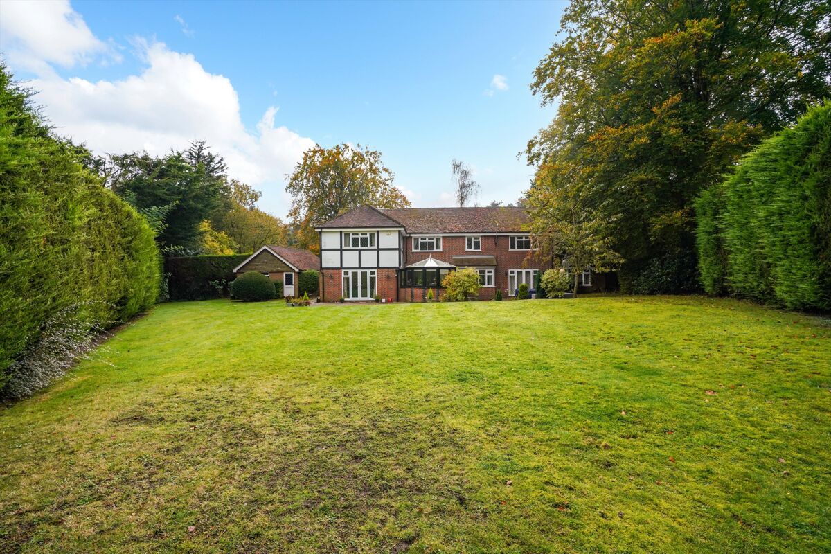 house for sale in Blackhills, Esher, Surrey, KT10 ESH012151887