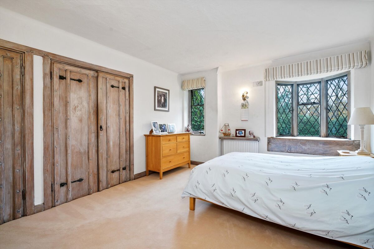 house for sale in Blackhills, Esher, Surrey, KT10 ESH012176048