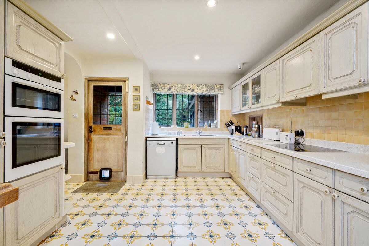 house for sale in Blackhills, Esher, Surrey, KT10 ESH012176048