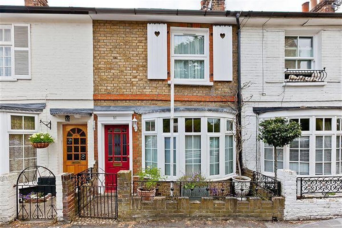 house for sale in Park Road, Esher, Surrey, KT10 ESH012181351