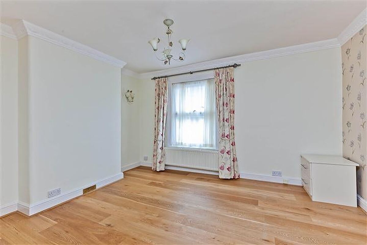 house for sale in Park Road, Esher, Surrey, KT10 ESH012181351