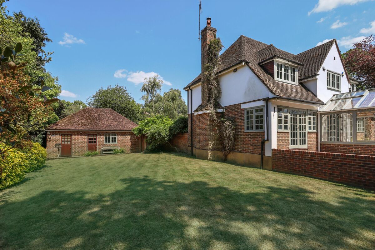 house for sale in West Acres, Esher, Surrey, KT10 ESH012184955 Knight Frank