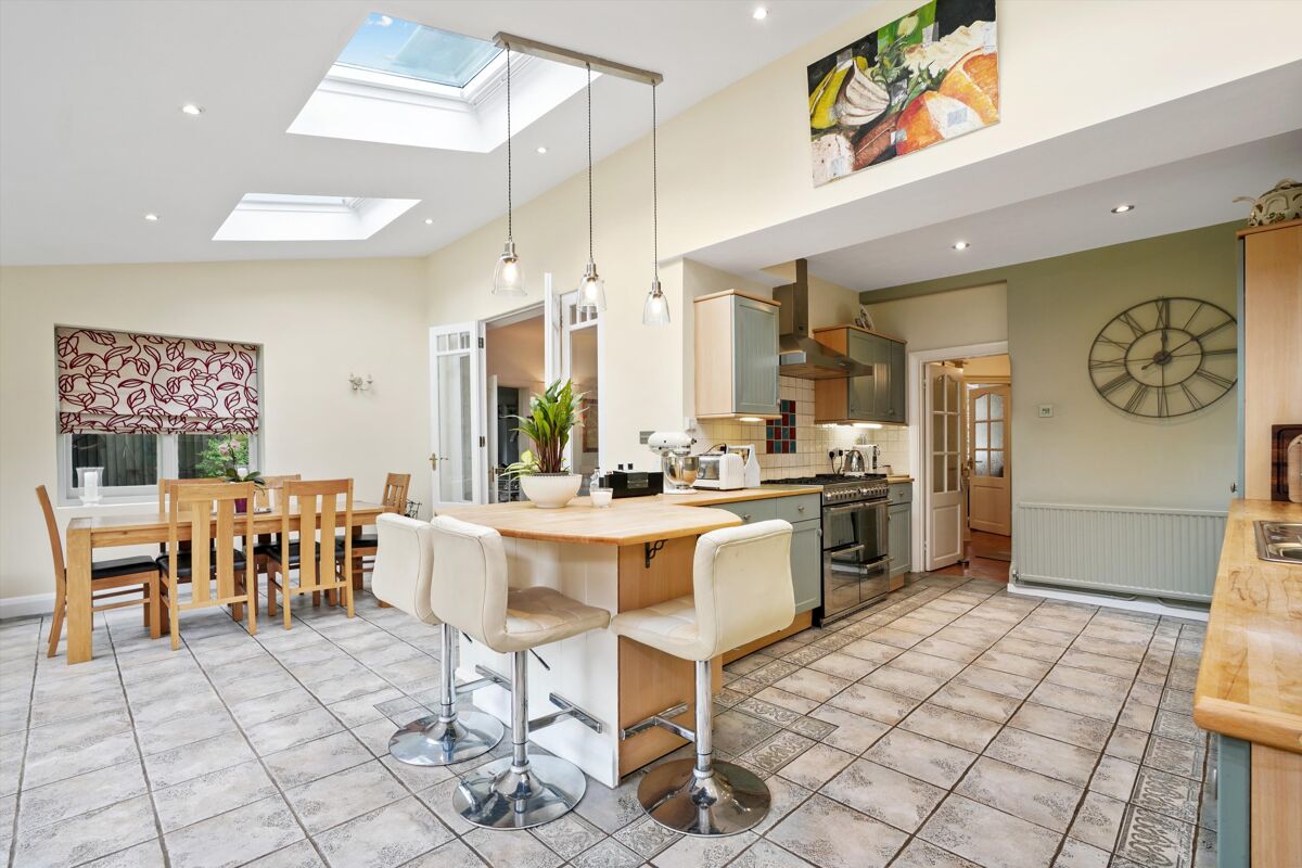 house for sale in Lower Green Road, Esher, Surrey, KT10 ESH012191717