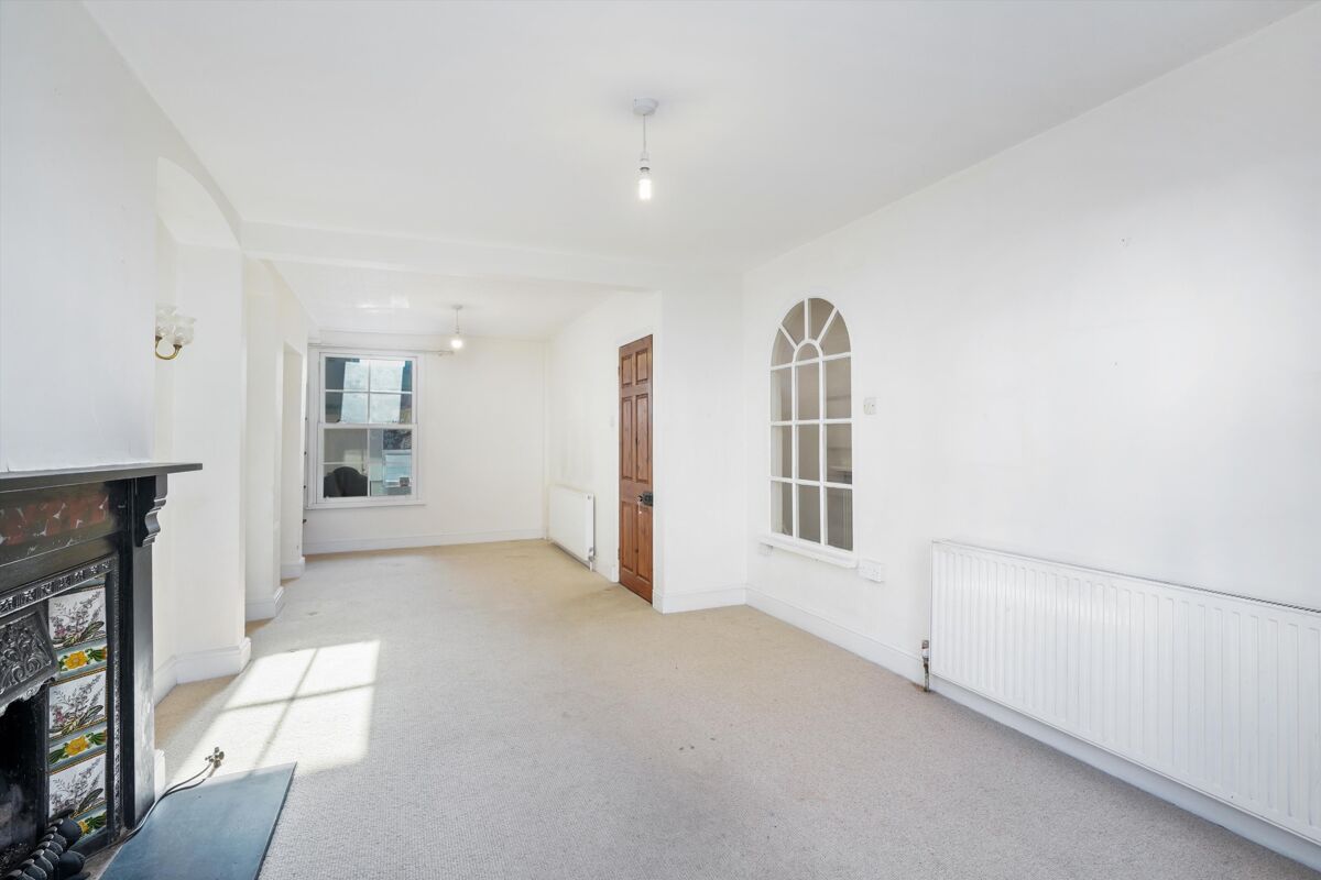 house for sale in Park Road, Esher, Surrey, KT10 ESH012194899