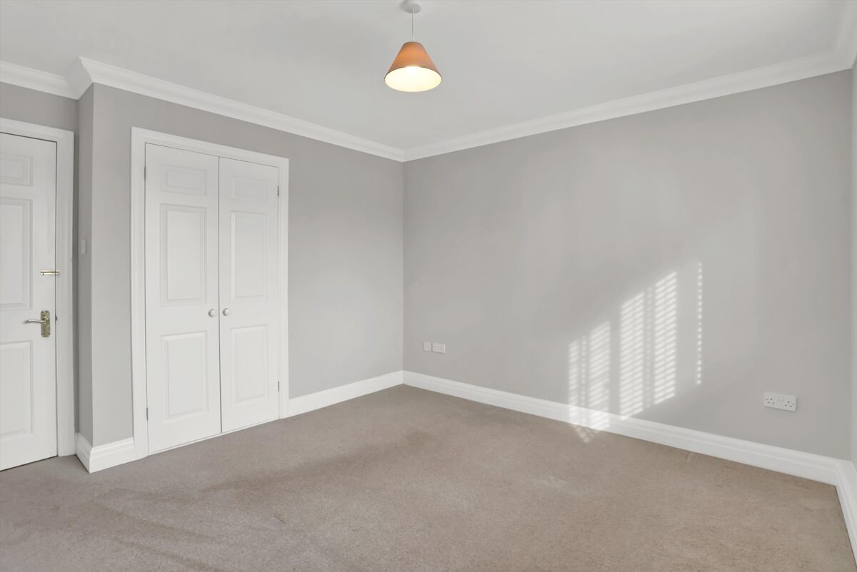 house for sale in Fir Tree Close, Esher, Surrey, KT10 ESH012200043