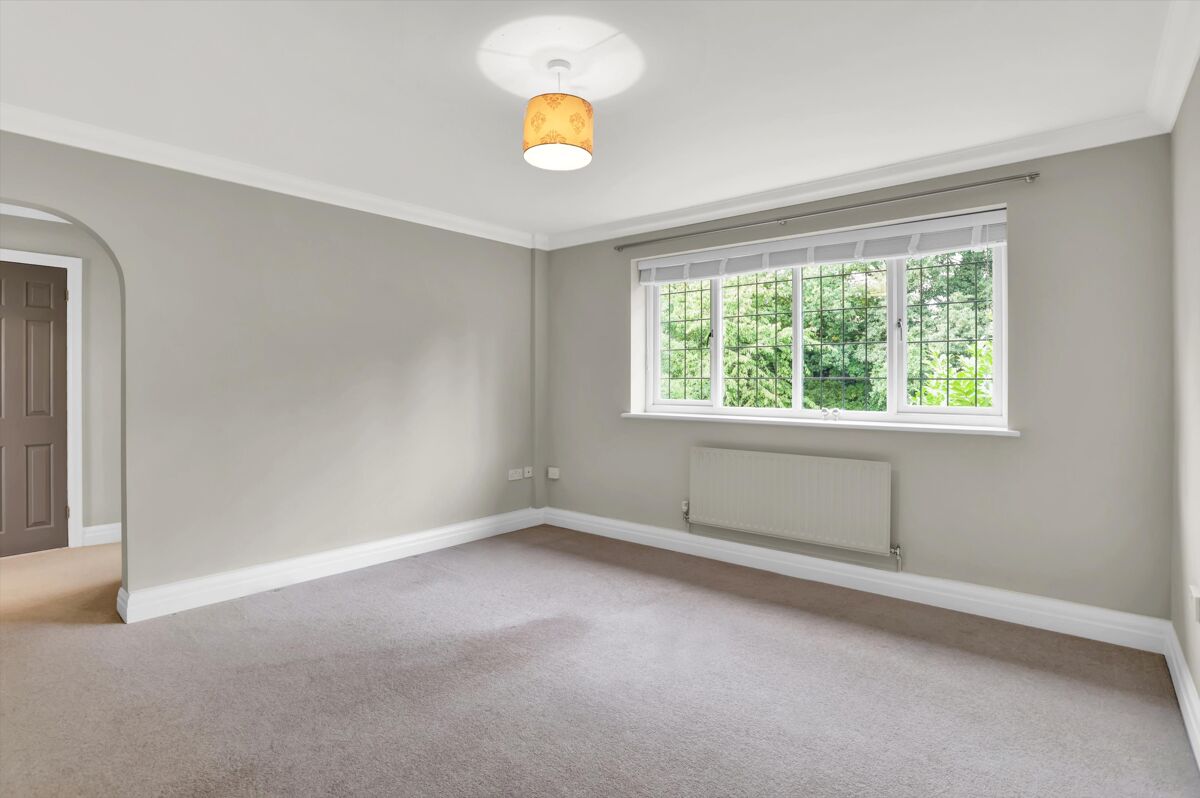 house for sale in Fir Tree Close, Esher, Surrey, KT10 ESH012200043