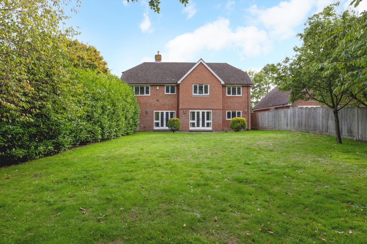 house for sale in Fir Tree Close, Esher, Surrey, KT10 ESH012200043