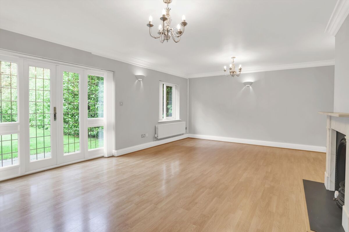 house for sale in Fir Tree Close, Esher, Surrey, KT10 ESH012200043