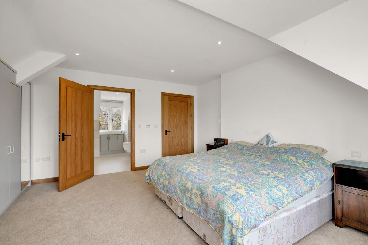 house for sale in Oaken Coppice, Ashtead, Surrey, KT21 ESH012212889