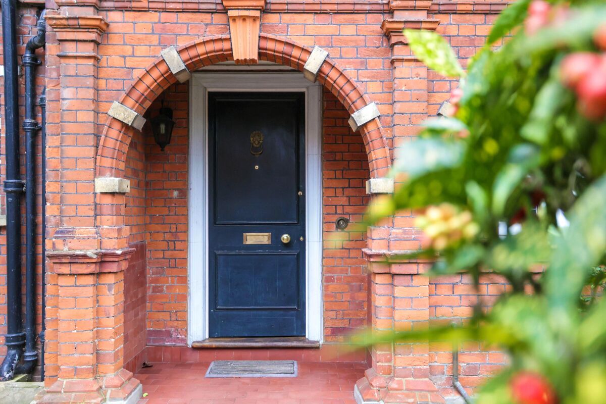 house for sale in Lower Hampton Road, SunburyonThames, Surrey, TW16