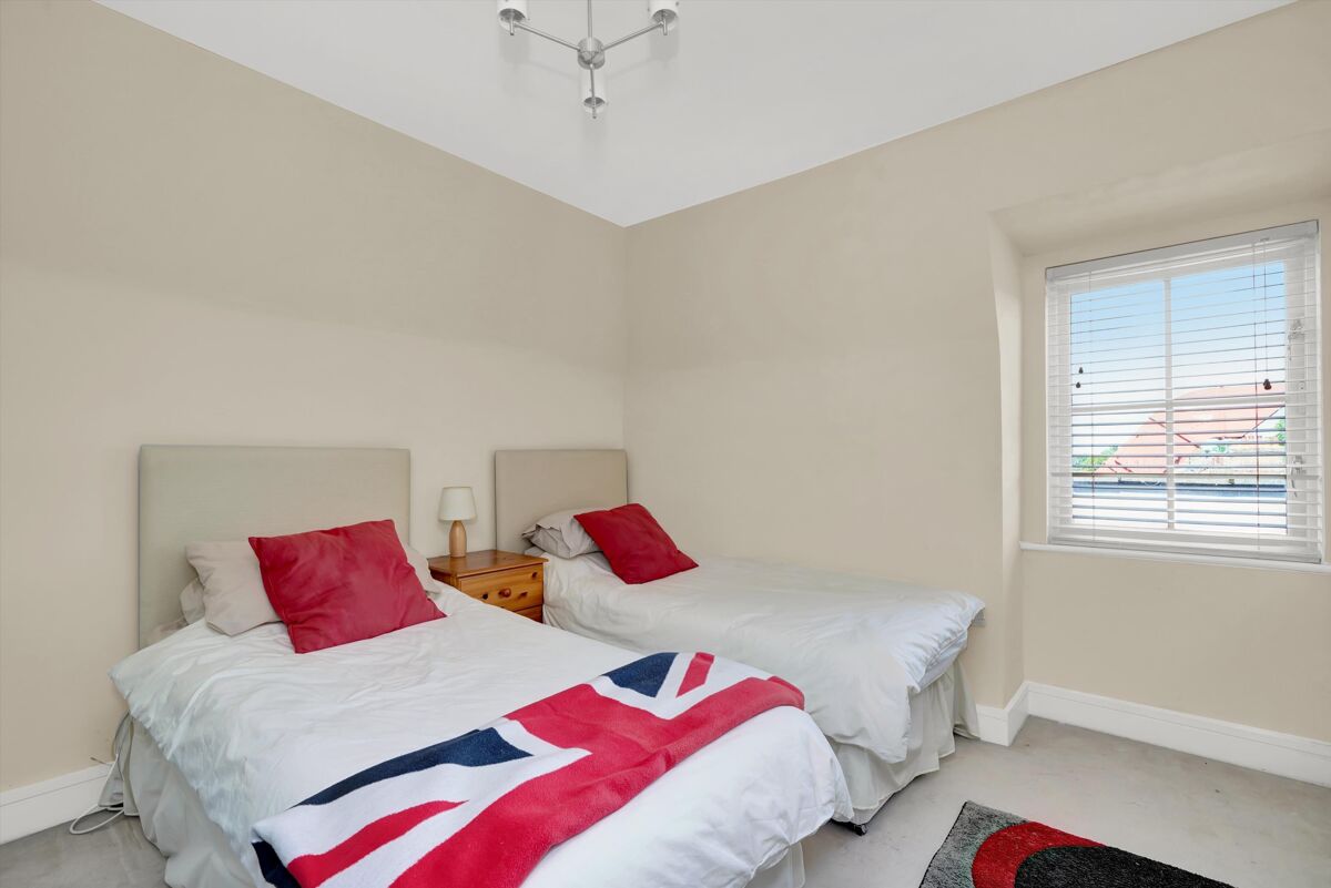 flat for sale in Bridge Road, East Molesey, Surrey, KT8 ESH012247296