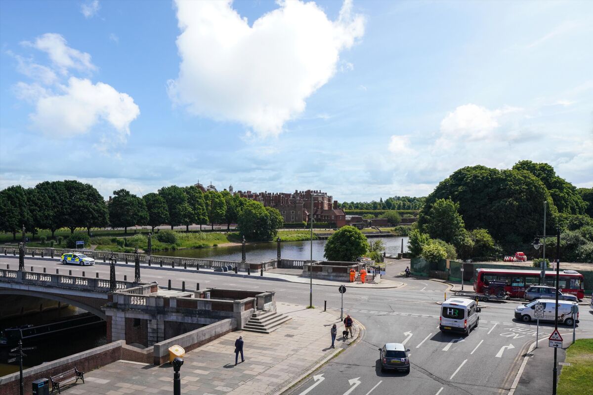 flat for sale in Bridge Road, East Molesey, Surrey, KT8 ESH012247296