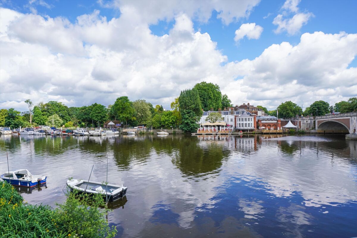 flat for sale in Bridge Road, East Molesey, Surrey, KT8 ESH012247296