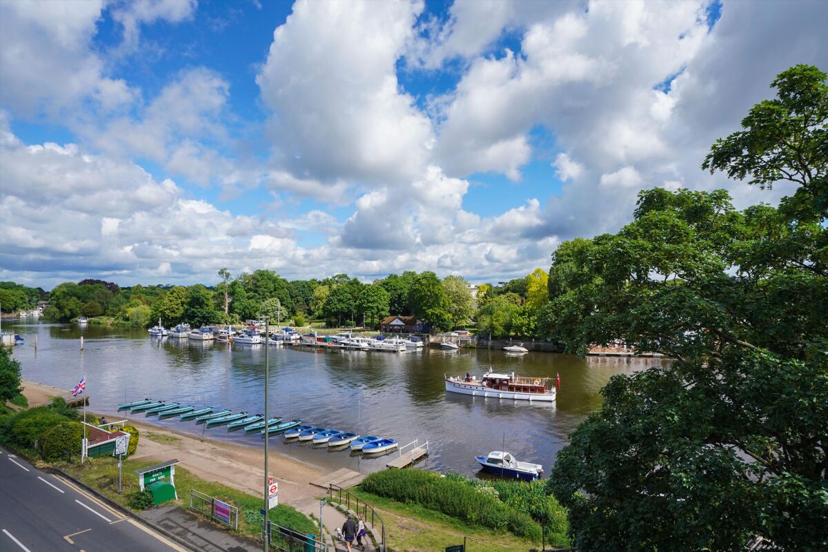 flat for sale in Bridge Road, East Molesey, Surrey, KT8 ESH012247296