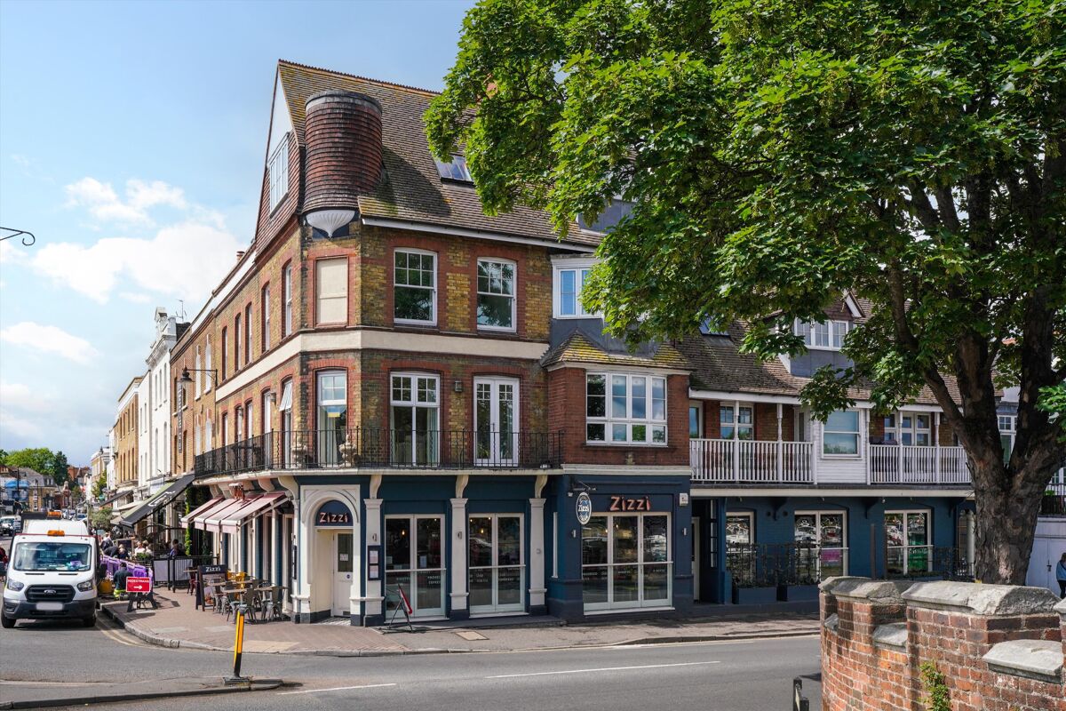 flat for sale in Bridge Road, East Molesey, Surrey, KT8 ESH012247296