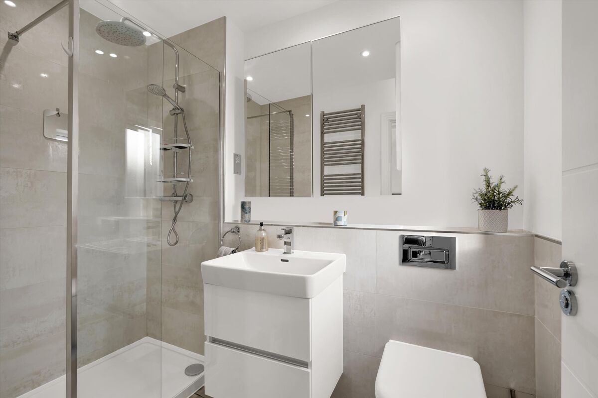 house for sale in Carleton Avenue, East Molesey, Surrey, KT8