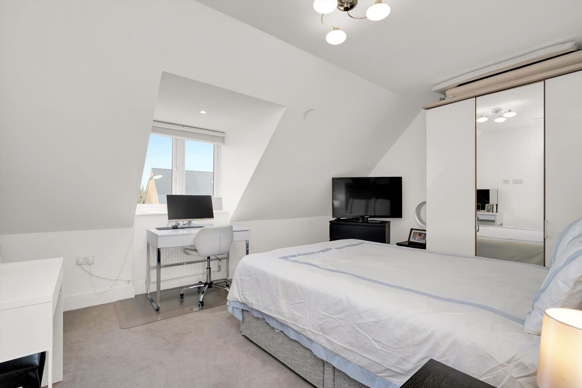 house for sale in Carleton Avenue, East Molesey, Surrey, KT8