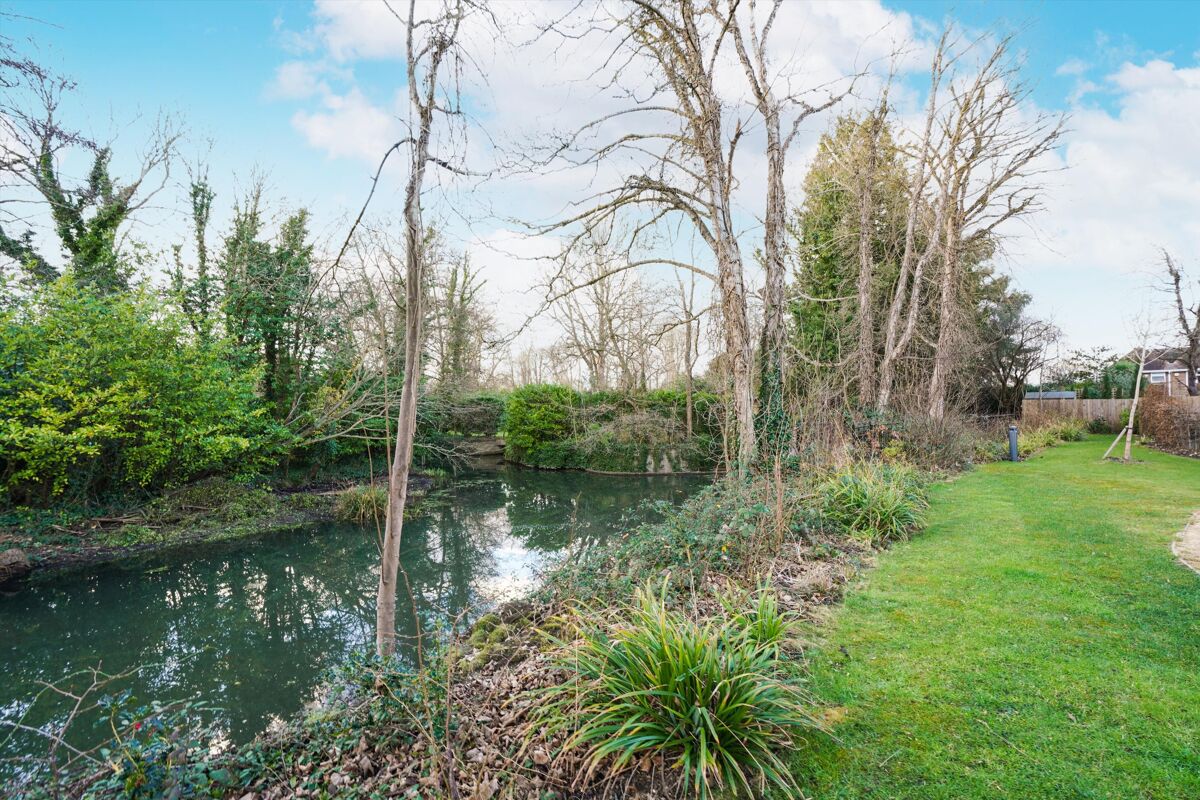 house for sale in Carleton Avenue, East Molesey, Surrey, KT8