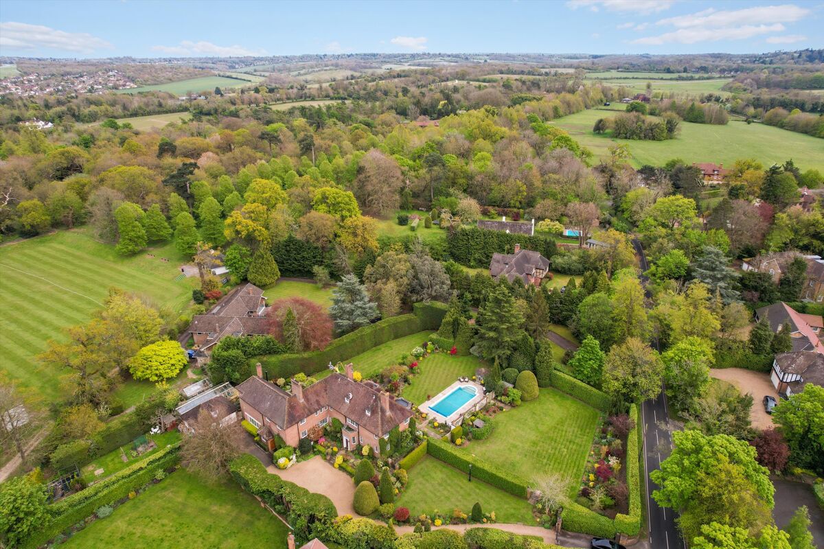 house for sale in Park Lane, Ashtead, Surrey, KT21 ESH012254642