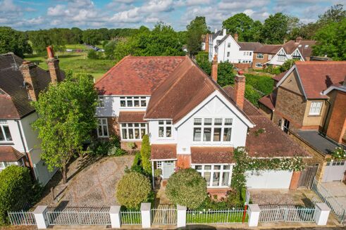 Picture of 5 bedroom house for sale.