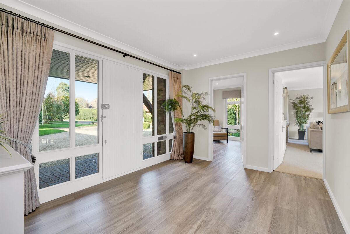 house for sale in Martineau Close, Esher, Surrey, KT10 ESH012266927