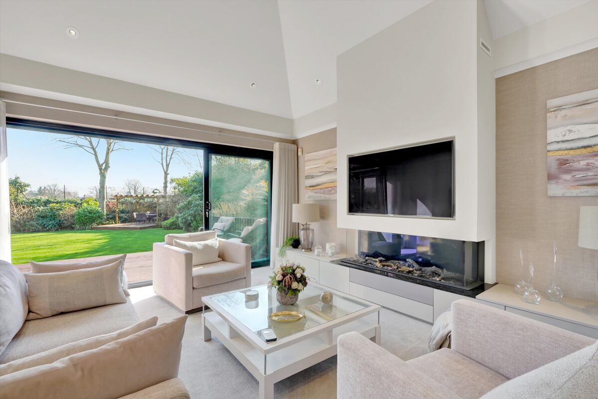 house for sale in Martineau Close, Esher, Surrey, KT10 ESH012266927