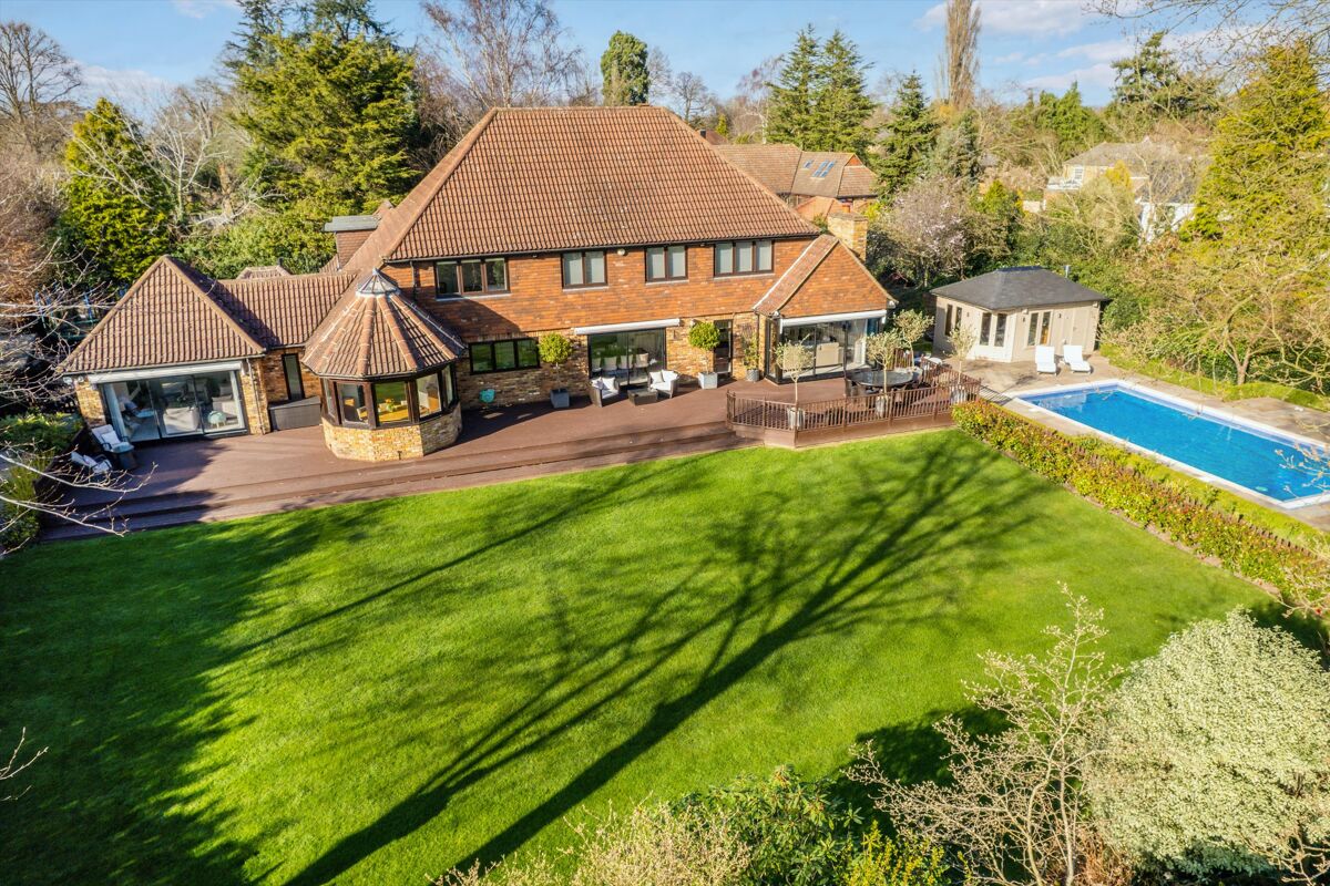 house for sale in Martineau Close, Esher, Surrey, KT10 ESH012266927