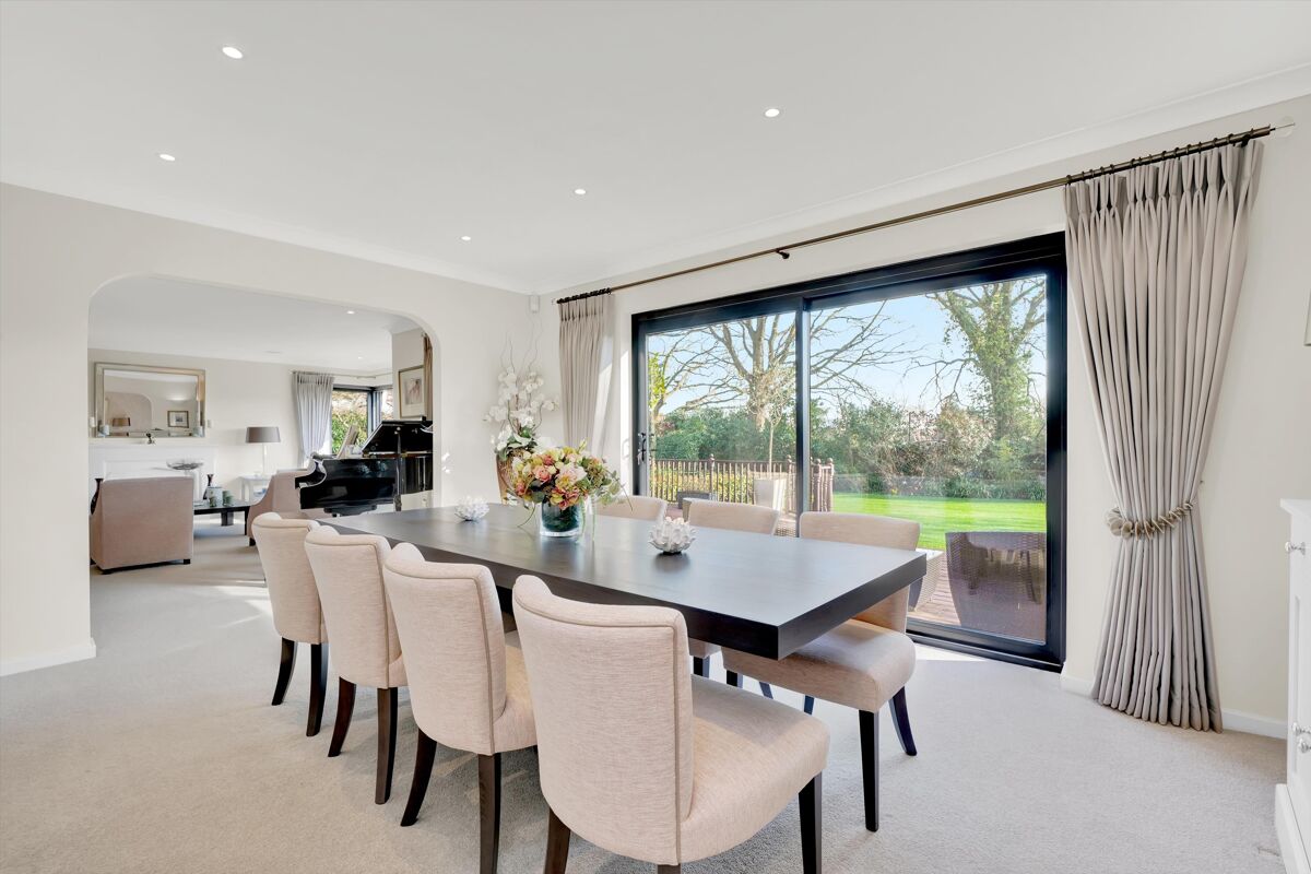 house for sale in Martineau Close, Esher, Surrey, KT10 ESH012266927