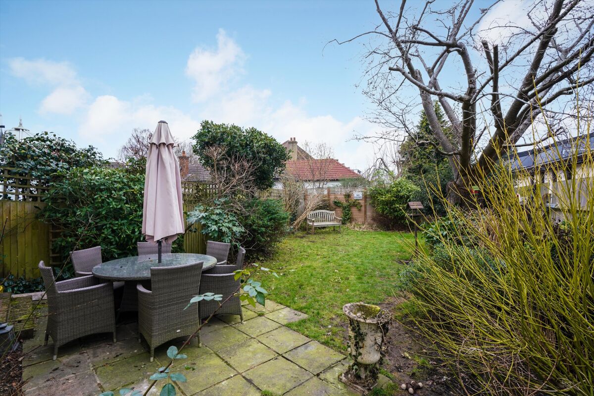 house for sale in Hare Lane, Claygate, Esher, Surrey, KT10. ESH012267507 Knight Frank