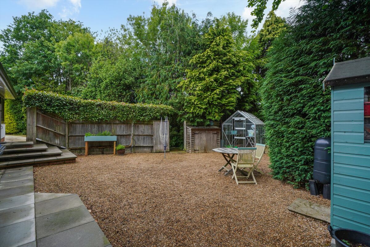 Inmueble en venta Courtlands Avenue, Esher, Surrey, KT10 Knight Frank