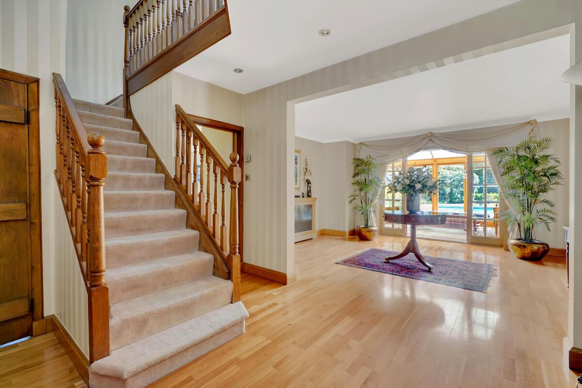 house for sale in Meadway, Esher, Surrey, KT10 ESH012283578 Knight