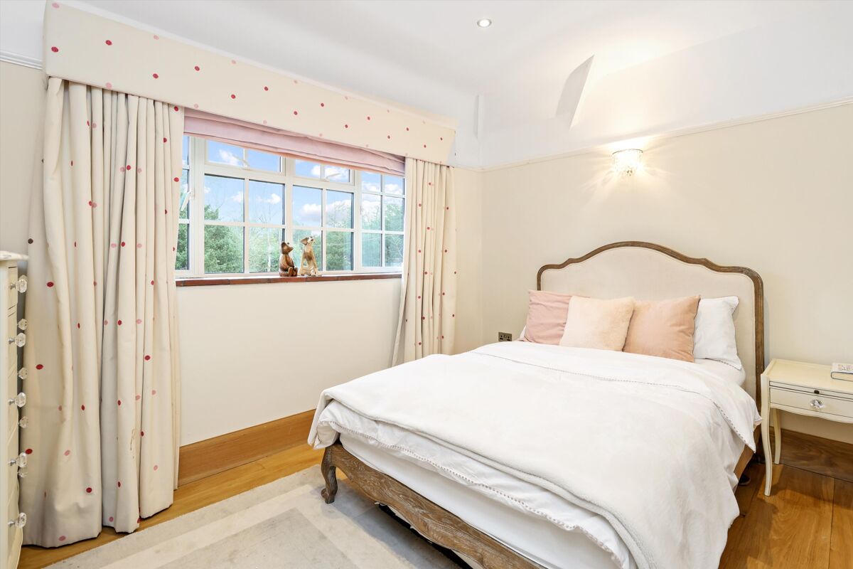 house for sale in Park Lane, Ashtead, Surrey, KT21 ESH012312668