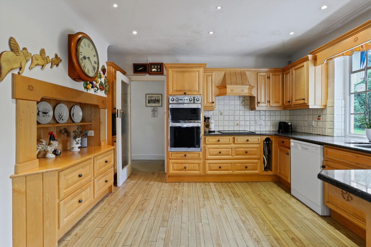 house for sale in Courtlands Avenue, Esher, Surrey, KT10 ESH012323040