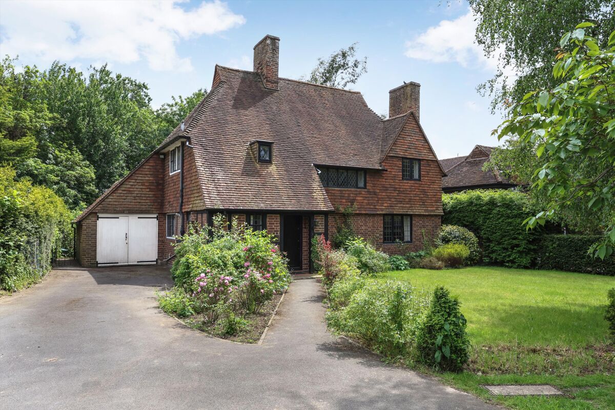 house for sale in Claremont Drive, Esher, Surrey, KT10 ESH012354928