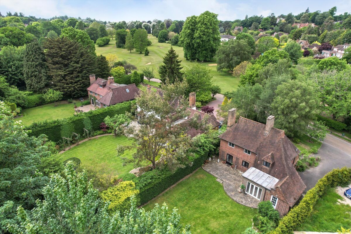 house for sale in Claremont Drive, Esher, Surrey, KT10 ESH012354928