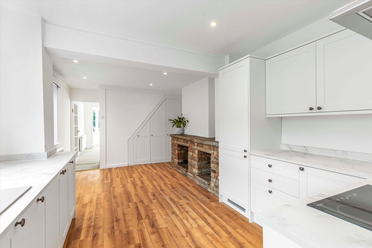 house for sale in Winterdown Road, Esher, Surrey, KT10 ESH012360656