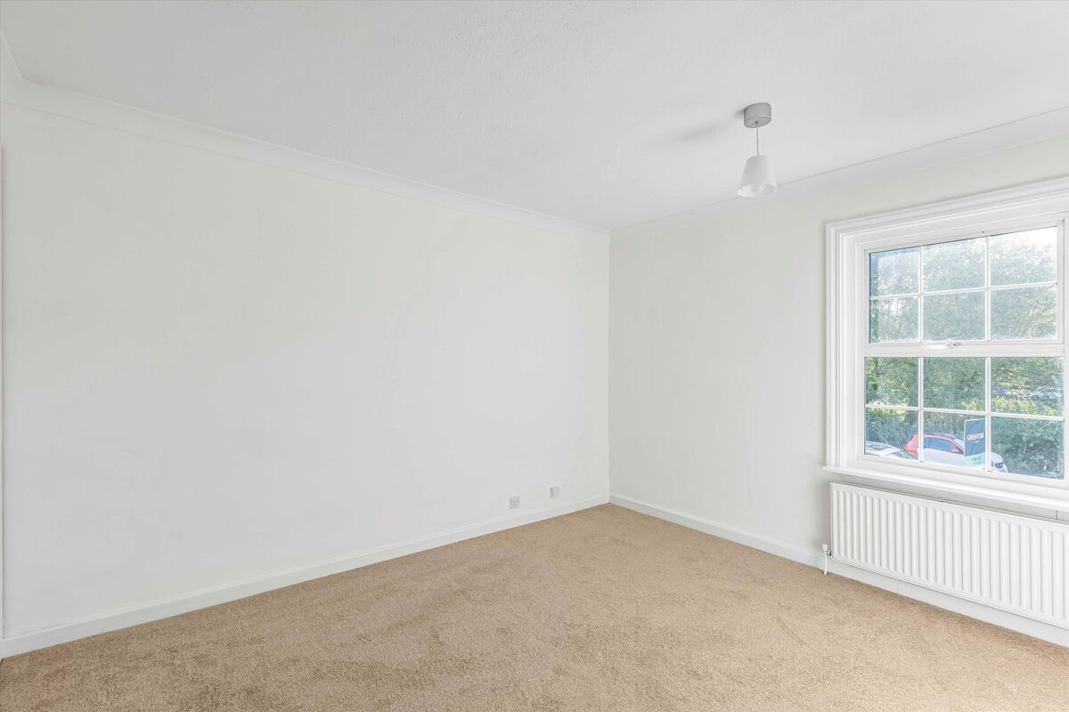 house for sale in Winterdown Road, Esher, Surrey, KT10 ESH012360656