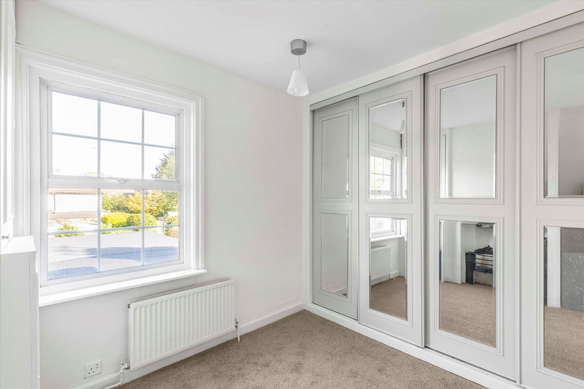 house for sale in Winterdown Road, Esher, Surrey, KT10 ESH012360656